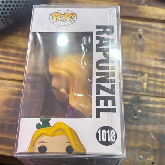 Funko Pop Disney Princess Rapunzel Figure - Blonde and Purple - Picture 4 of 5